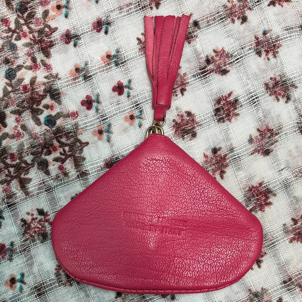 Vintage Italian made Pink Leather Clutch with Gold Accent - Picture 5 of 14